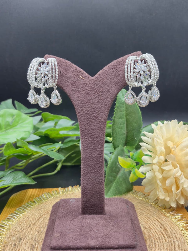 Aarohi Silver Cascade Necklace Set